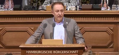 Farid Müller spricht in der Hamburgischen Bürgerschaft