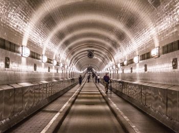 Innenansicht des Alten Elbtunnels in Hamburg