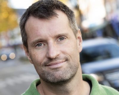 Portraitfoto des Grünen Bürgerschaftsabgeordneten Dominik Lorenzen