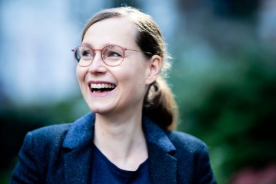 Portraitfoto der Grünen Bürgerschaftsabgeordneten Lisa Kern